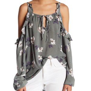 Romeo & Juliet Couture Off the Shoulder Top